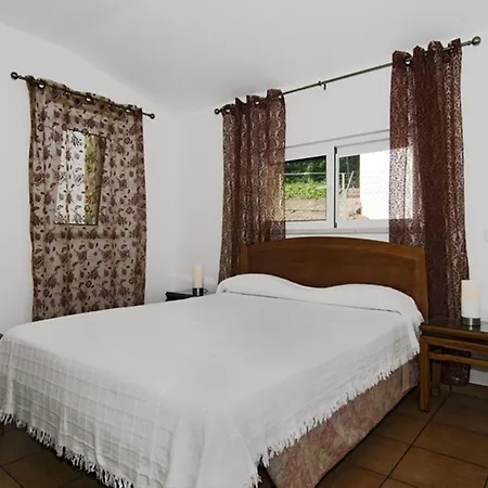 Lgs42v3 Vivenda De Qualidade, Com Ac Nos Qua Villa *